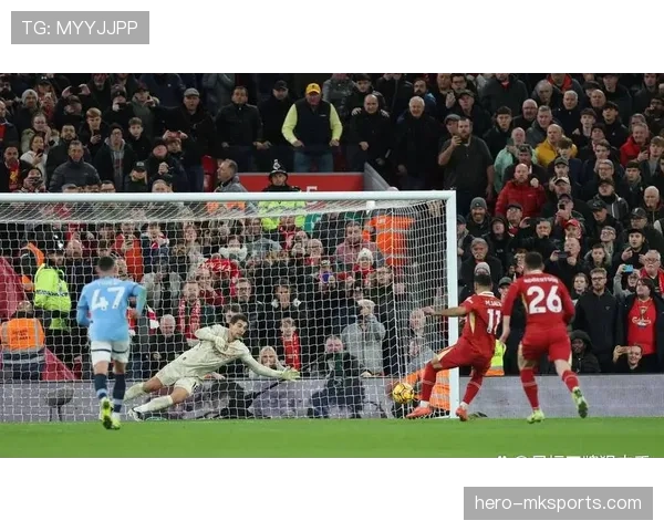 曼联队内竞争白热化，新星状态回暖强势冲击主力位置