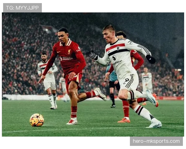 哥伦比亚队战术纪律出色，稳健防守助其晋级新阶段