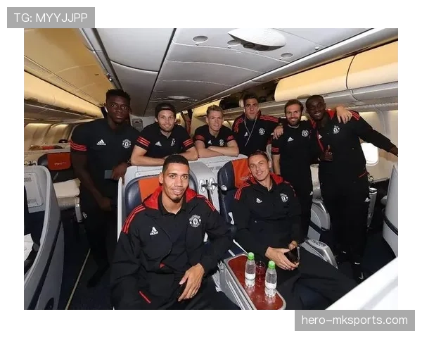 伊布今天又开了豪车，平时这么爱秀，训练场上咋这么像个邻家大叔？